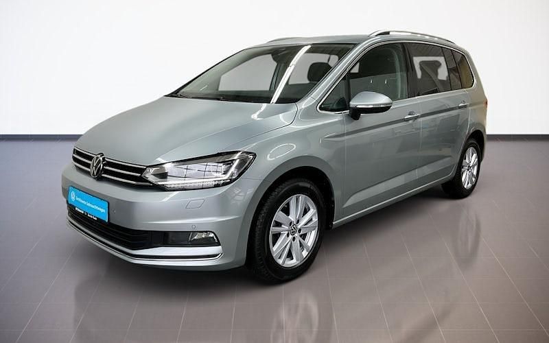 Gebraucht VW Touran Highline 150 PS (110 kW) 2024 Silber Van / Kleinbus