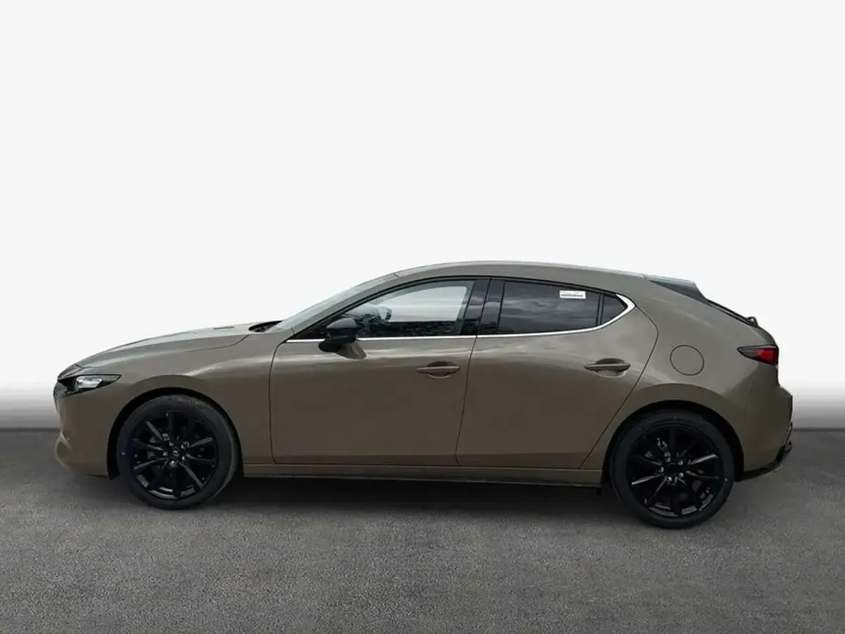 Neu Mazda 3 Homura-Line 140 PS (102 kW) 2025 Zircon sand metallic Limousine