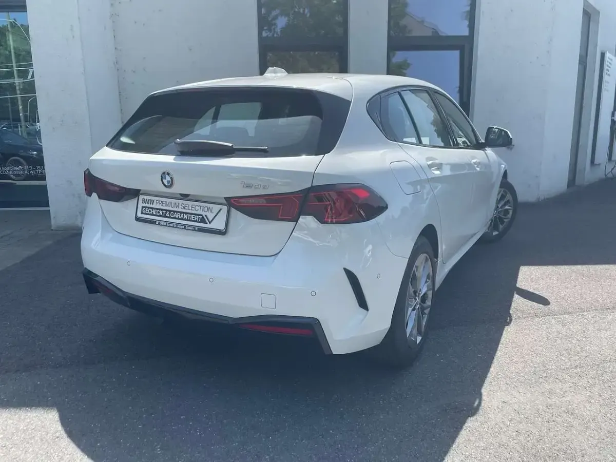 Gebraucht BMW 120 163 PS (119 kW) 2025 Alpinweiß Kleinwagen