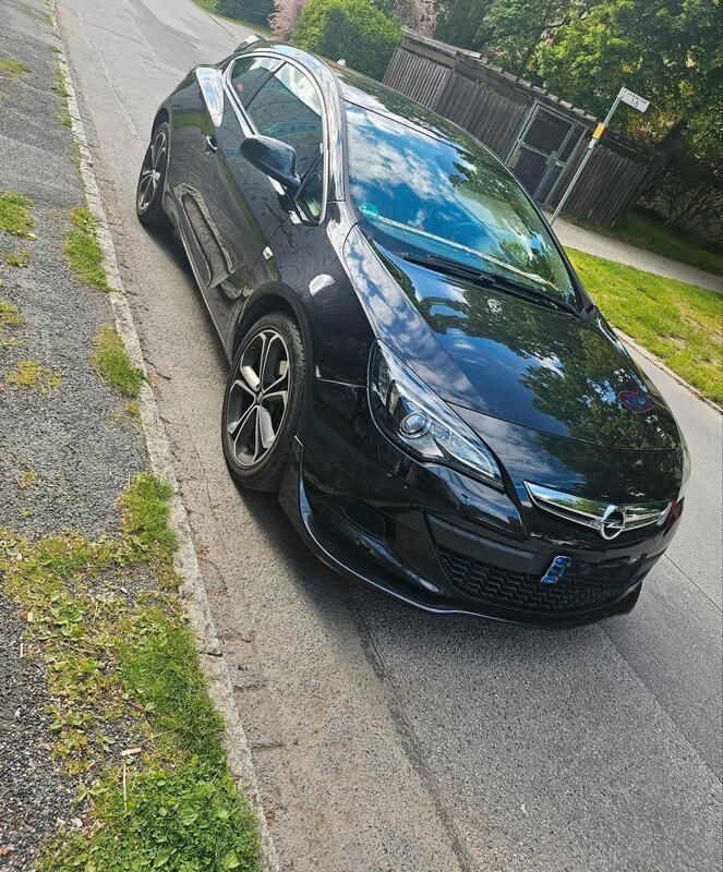 Schwarz Gebraucht 2013 Opel Astra GTC Limousine | 8.500 € (Teuer) - Bild 1/4