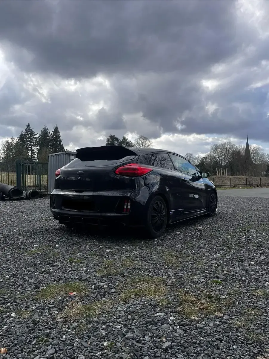 Gebraucht Kia Ceed Turbo 120 PS (88 kW) 2017 Schwarz Kleinwagen