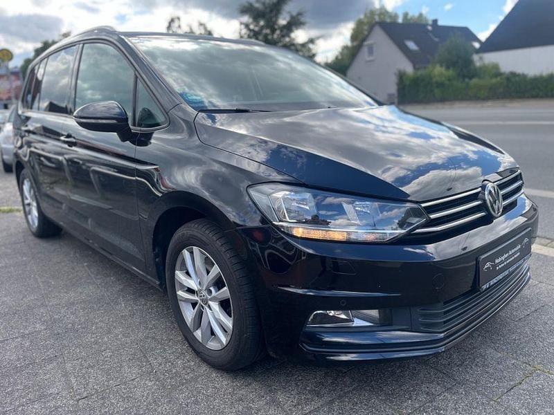 Schwarz Gebraucht 2016 VW Touran Allstar Van / Kleinbus | 10.490 € (Etwas zu teuer) - Bild 1/4