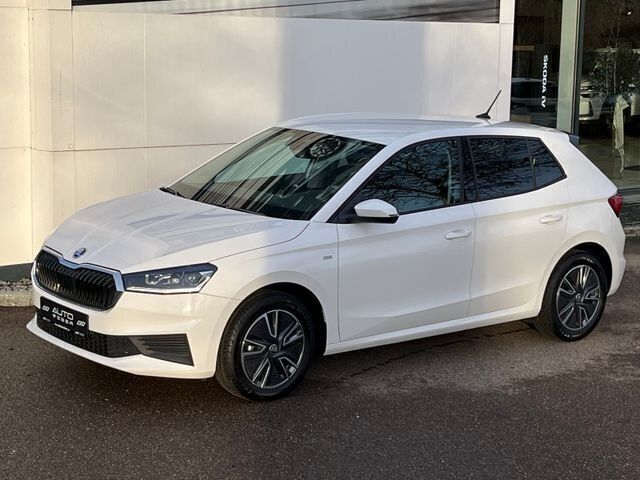 Weiß Gebraucht 2023 Skoda Fabia Tour Kleinwagen | 17.990 € (Guter Preis) - Bild 1/4