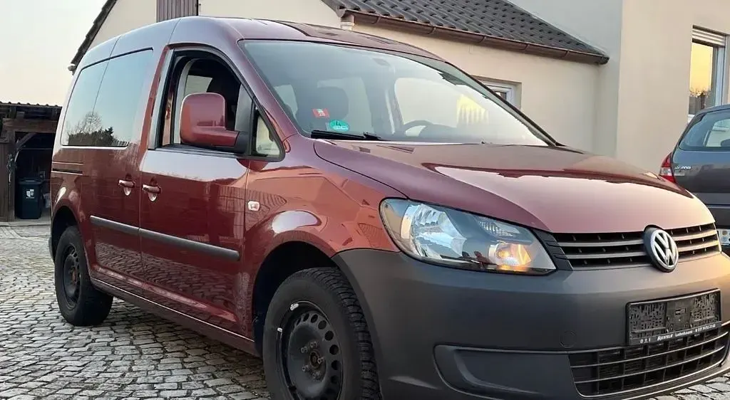 Gebraucht VW Caddy Trendline 102 PS (75 kW) 2015 Rot Van / Kleinbus