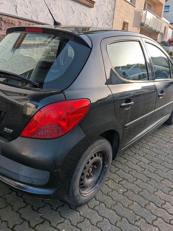 Gebraucht Peugeot 207 95 PS (69 kW) 2009 Schwarz Kleinwagen