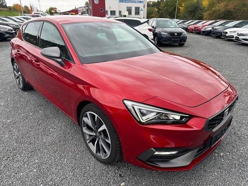 Rot Gebraucht 2020 Seat Leon FR Limousine | 21.385 € (Fairer Preis) - Bild 1/4