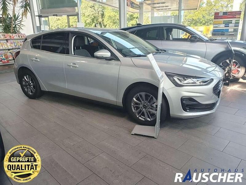 Usado Ford Focus Titanium X 125 CV (91 kW) 2024 Plateado Berlina