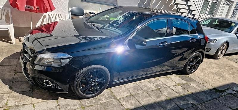 Schwarz Gebraucht 2014 Mercedes A180 Urban Coupé | 9.950 € (Guter Preis) - Bild 1/4