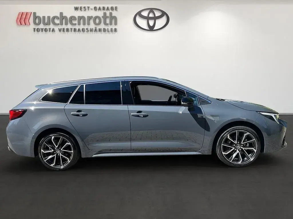 Neu Toyota Corolla 179 PS (131 kW) 2026 Ash grey Kombi