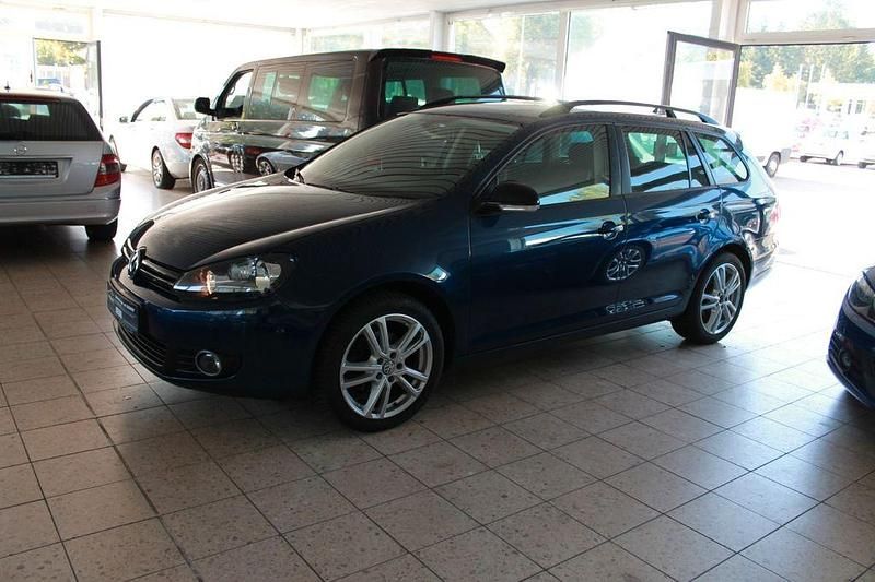 Gebraucht VW Golf VI Match 105 PS (77 kW) 2012 Blau Kleinwagen