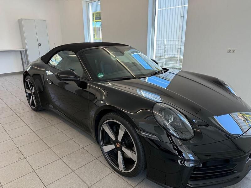 Gebraucht Porsche 992 394 PS (289 kW) 2025 Schwarz Cabrio