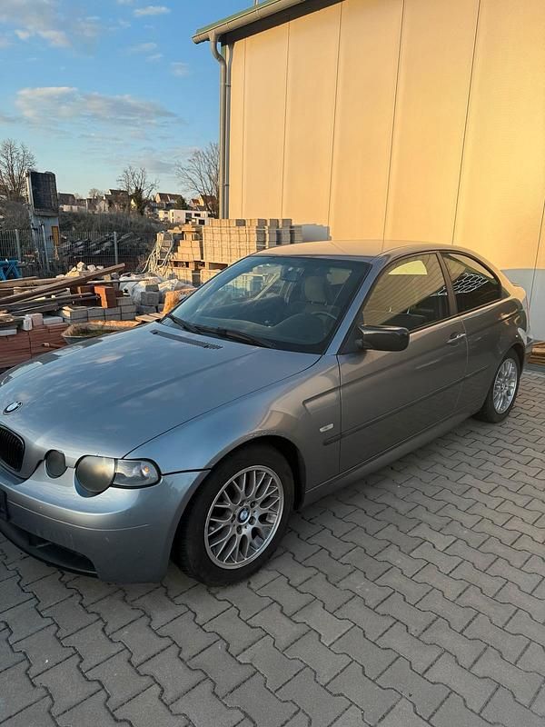 Silber Gebraucht 2003 BMW 316 Compact Kleinwagen | 999 € (Guter Preis) - Bild 1/4