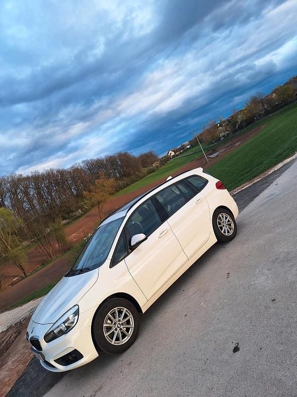 Weiß Gebraucht 2015 BMW 216 Van / Kleinbus | 6.200 € (Superpreis) - Bild 1/4