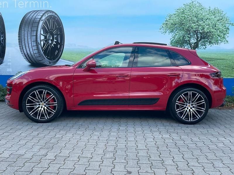 Gebraucht Porsche Macan Turbo Performance Package 441 PS (324 kW) 2017 Rot SUV
