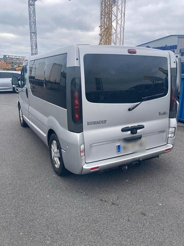 Gebraucht Renault Trafic 145 PS (106 kW) 2006 Silber Van / Kleinbus