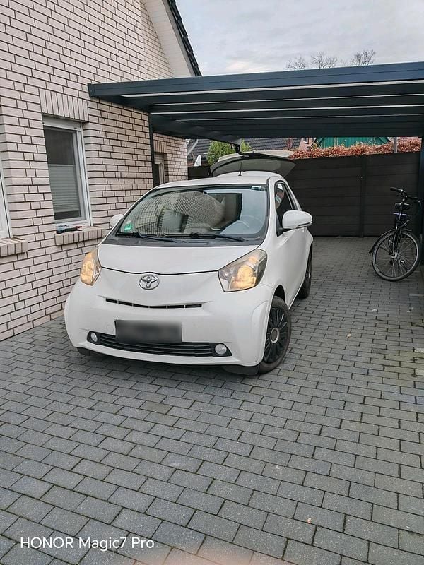 Gebraucht Toyota iQ 68 PS (50 kW) 2009 Weiß Kleinwagen