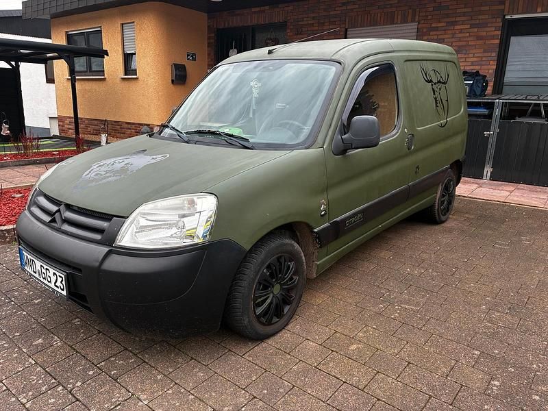 Grün Gebraucht 2007 Citroën Berlingo Van / Kleinbus | 1.499 € (Guter Preis) - Bild 1/4