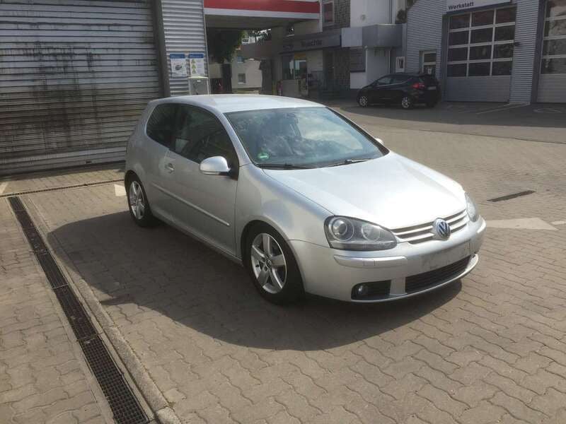 Silber Gebraucht 2008 VW Golf V Trendline Limousine | 1.450 € (Guter Preis) - Bild 1/4