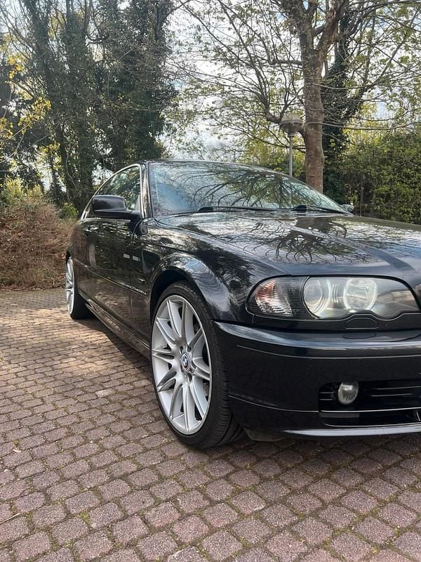 Second-hand BMW 320 170 CP (125 kW) 2001 Negru Coupe