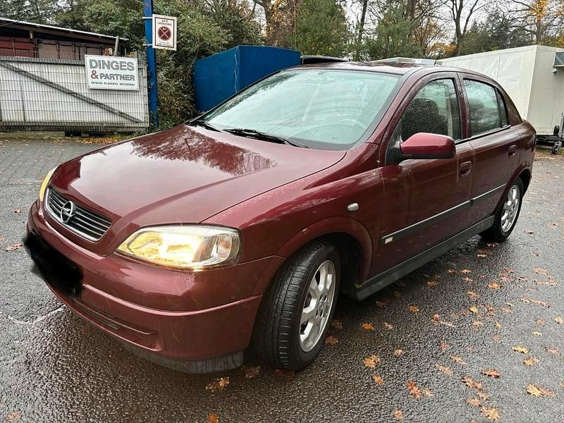 Rot Gebraucht 2004 Opel Astra Limousine | 2.586 € (Fairer Preis) - Bild 1/4