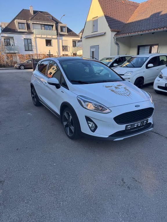 Gebraucht Ford Fiesta Active 101 PS (74 kW) 2018 Weiß Kleinwagen