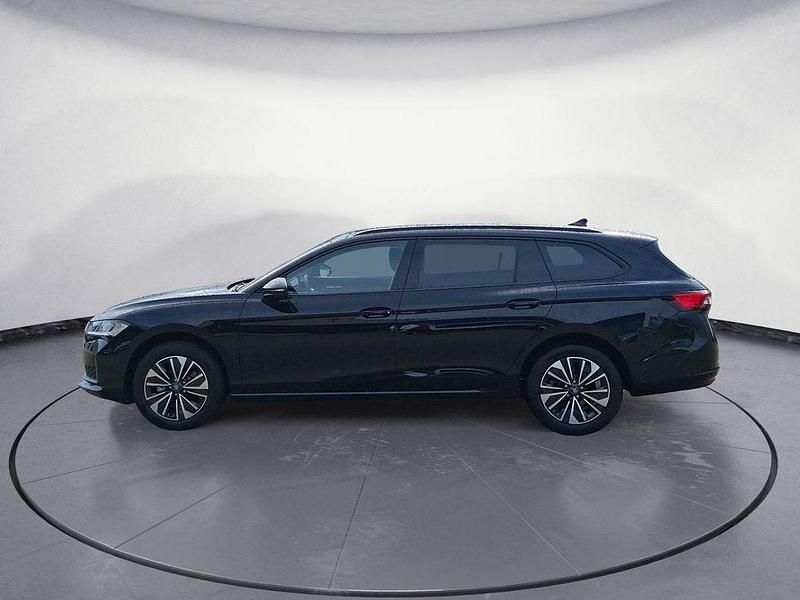 Neu Skoda Superb Selection 150 PS (110 kW) 2026 Grau Kombi