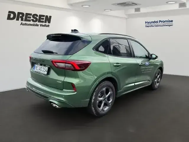 Gebraucht Ford Kuga ST-Line 180 PS (132 kW) 2024 Bursting green SUV