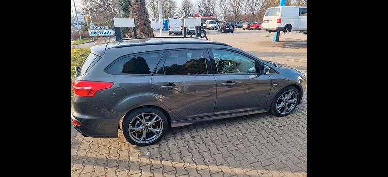 Gebraucht Ford Focus ST-Line 182 PS (133 kW) 2018 Grau Kombi