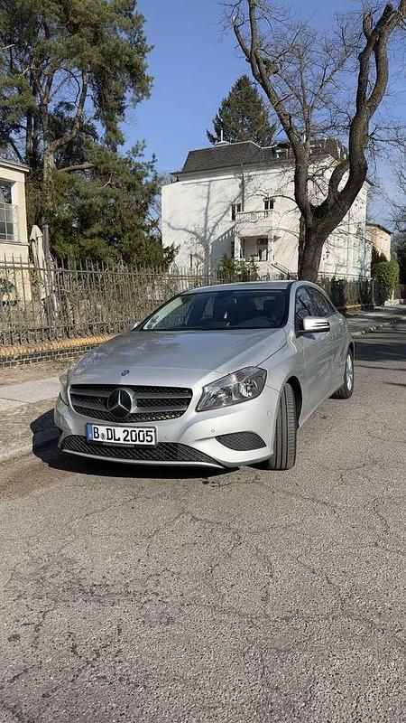 Gebraucht Mercedes A200 156 PS (114 kW) 2014 Silber Kleinwagen