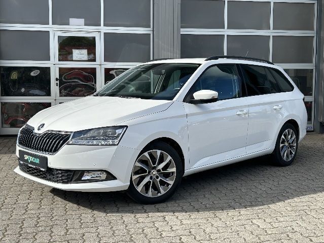 Weiß Gebraucht 2022 Skoda Fabia Ambition Kombi | 16.990 € (Fairer Preis) - Bild 1/4