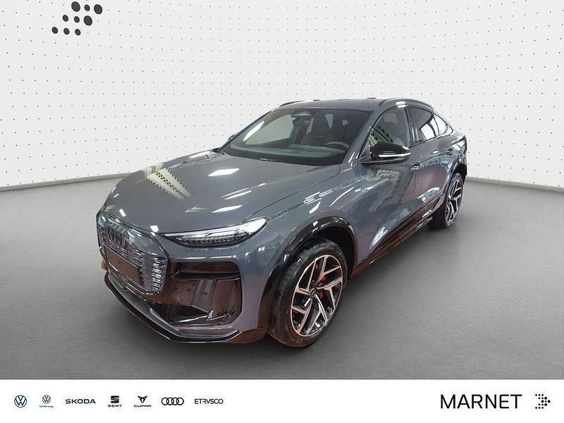 Grau Neu 2025 Audi Q6 Sportback e-tron Sport SUV | 95.665 € - Bild 1/4