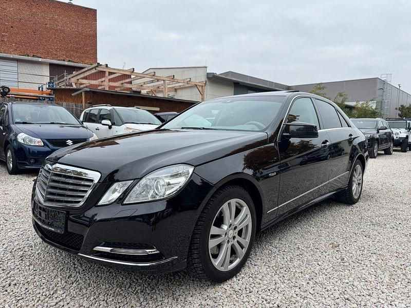 Schwarz Gebraucht 2011 Mercedes E350 Limousine | 11.900 € (Guter Preis) - Bild 1/4