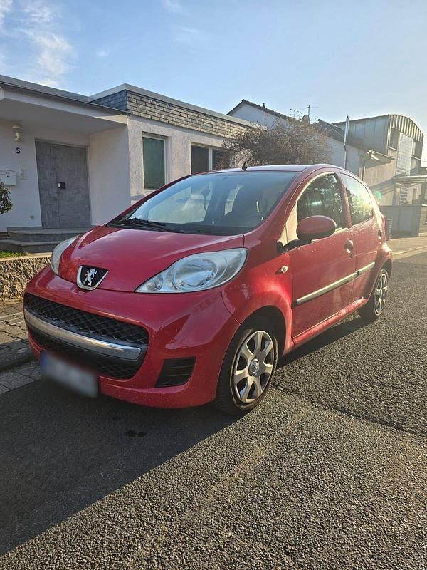 Gebraucht Peugeot 107 50 PS (36 kW) 2009 Rot Kleinwagen