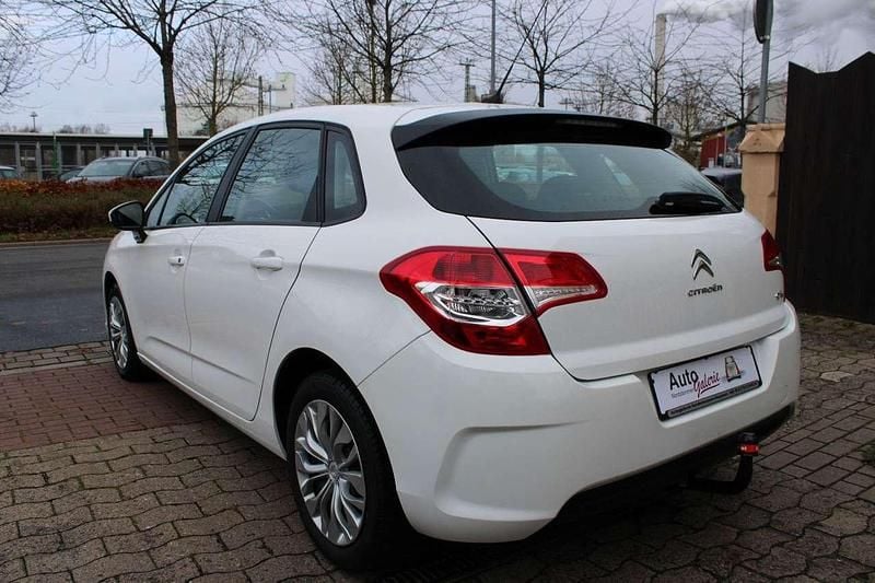 Gebraucht Citroën C4 Attraction 120 PS (88 kW) 2012 Weiß Kombi