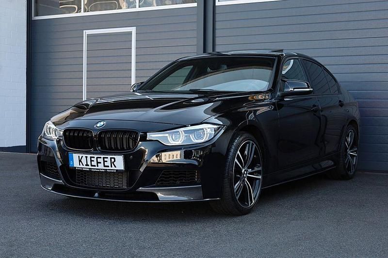 Schwarz Gebraucht 2018 BMW 330 Performance Limousine | 25.900 € (Fairer Preis) - Bild 1/4