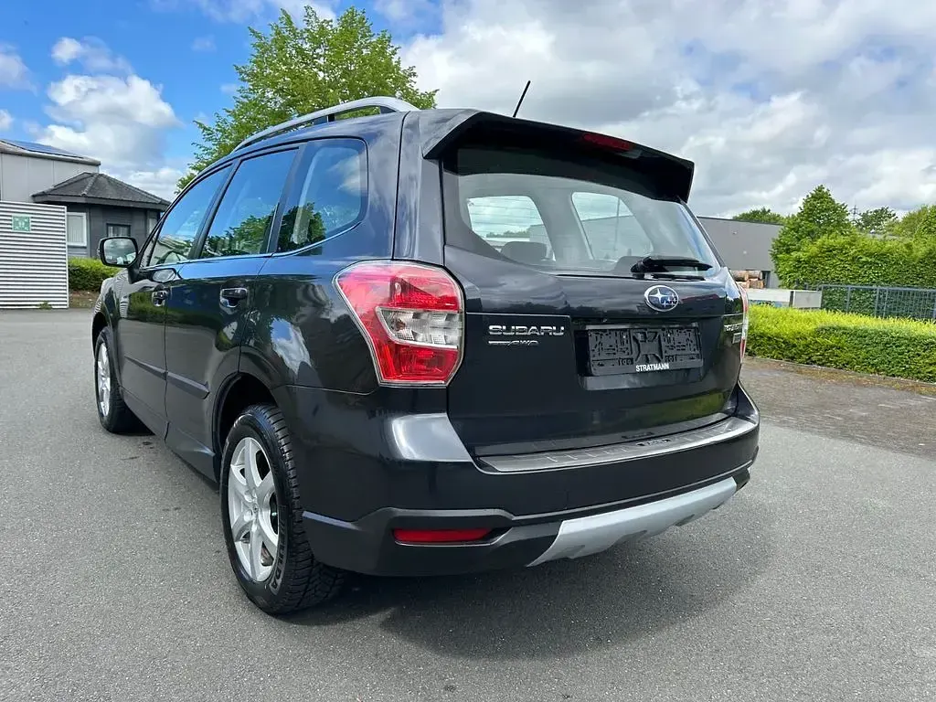 Gebraucht Subaru Forester 147 PS (108 kW) 2015 Grau SUV