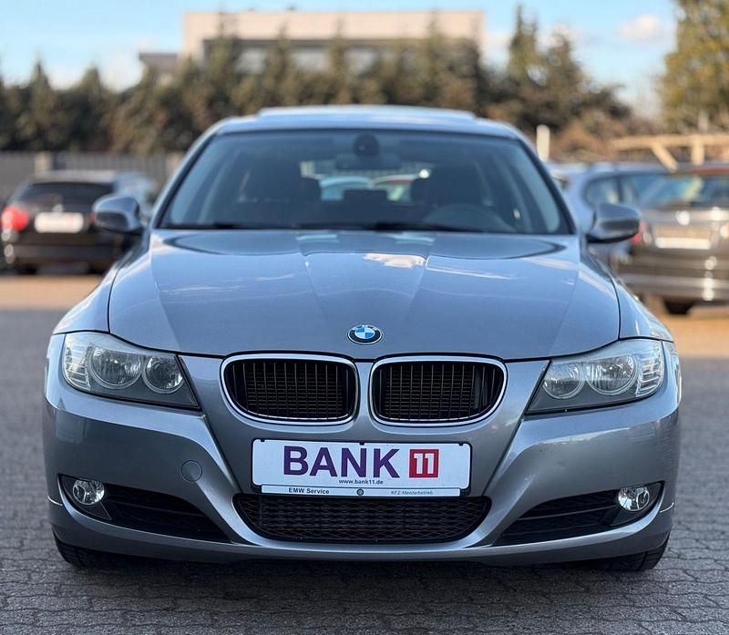 Gebraucht BMW 320 Comfort Edition 163 PS (119 kW) 2011 Grau Kombi