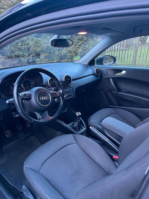 Gebraucht Audi A1 Sportback 90 PS (66 kW) 2015 Schwarz Kleinwagen