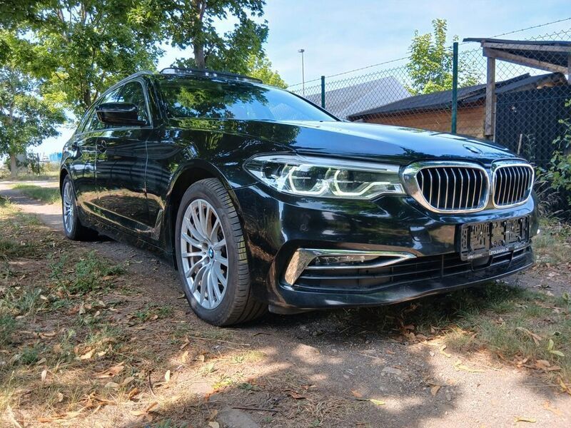Schwarz Gebraucht 2019 BMW 520 Luxury Line Limousine | 23.499 € (Superpreis) - Bild 1/4