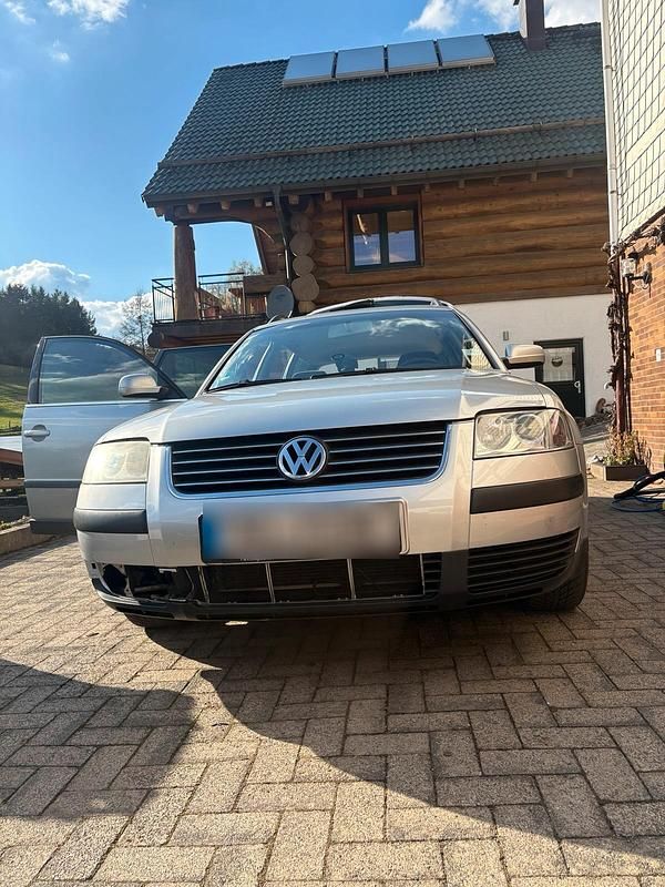 Usata VW Passat 131 CV (96 kW) 2003 Argento Station wagon