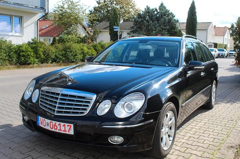 Gebraucht Mercedes E220 Elegance 170 PS (125 kW) 2008 Schwarz Kombi