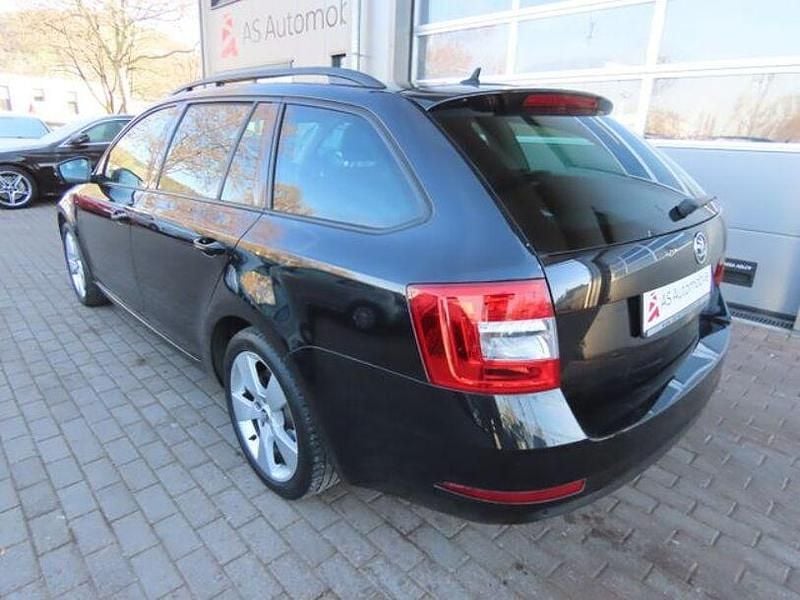 Gebraucht Skoda Octavia Style 150 PS (110 kW) 2020 Schwarzmagic perleffekt Kombi
