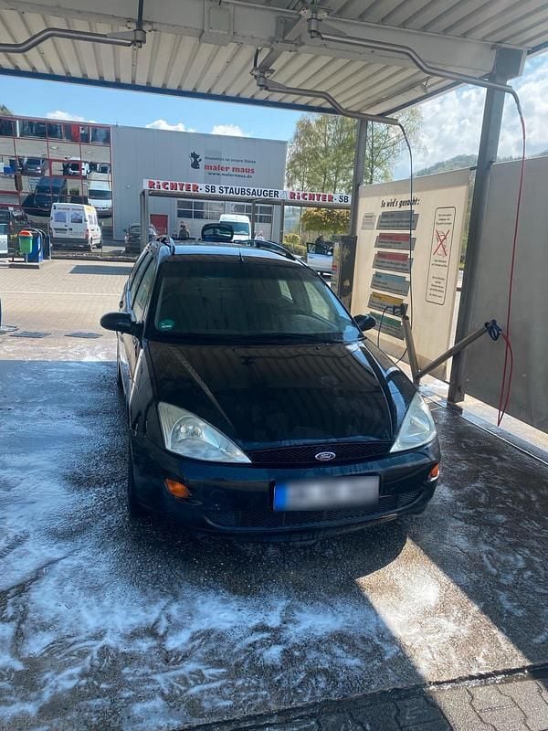 Second-hand Ford Focus 115 CP (84 kW) 2000 Negru Break