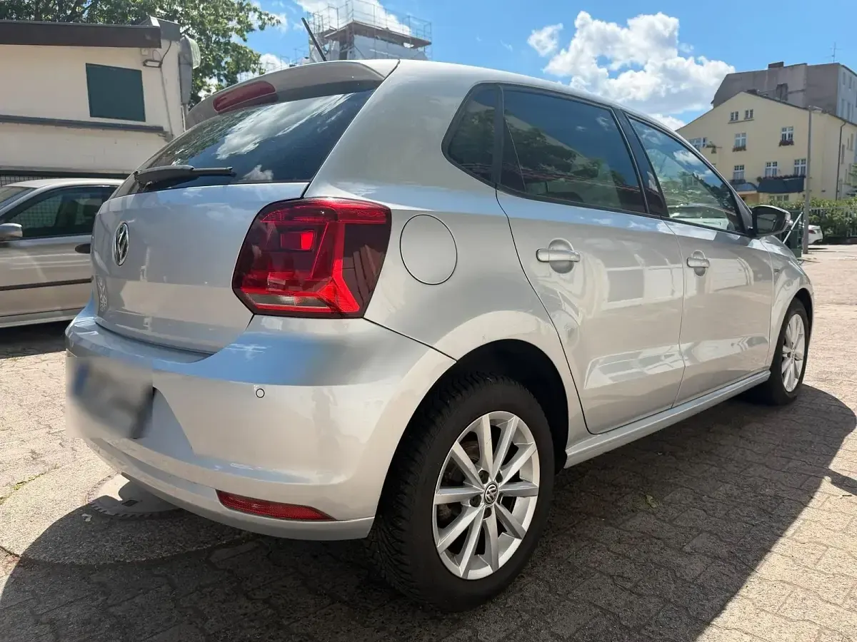 Gebraucht VW Polo 66 PS (48 kW) 2016 Silber Kleinwagen