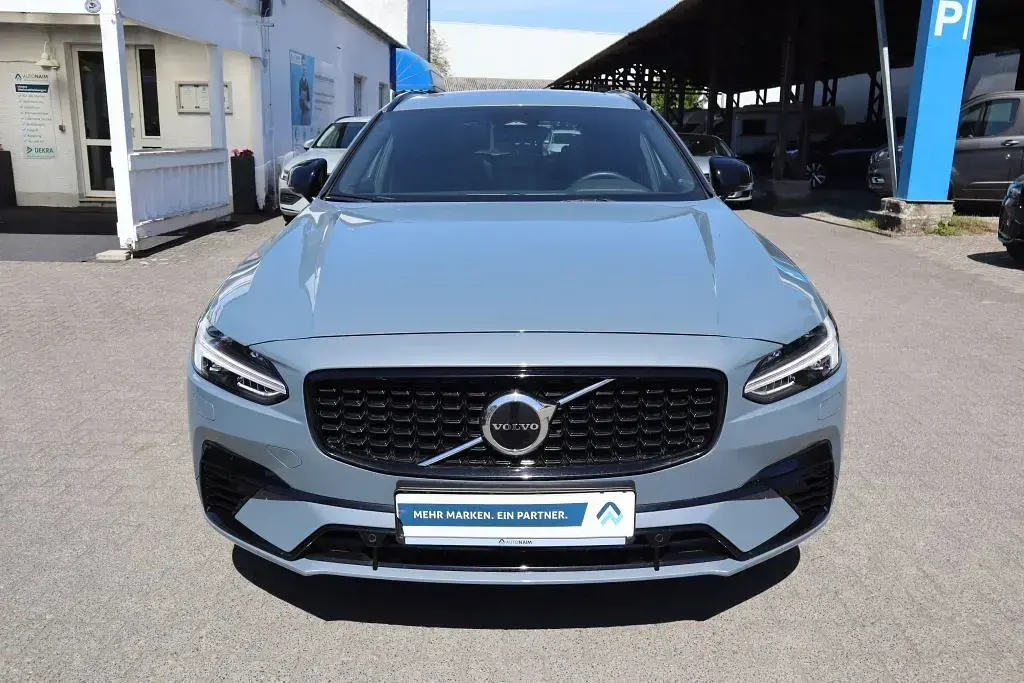 Second-hand Volvo V90 Plus 253 CP (186 kW) 2023 Gri Break
