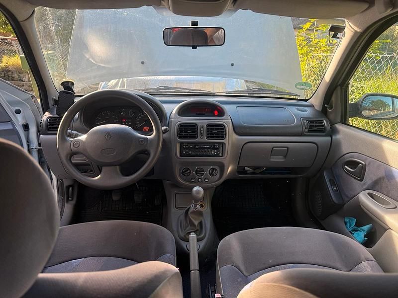 Gebraucht 1999 Renault Clio II Kombi | 1.499 € - Bild 1/4