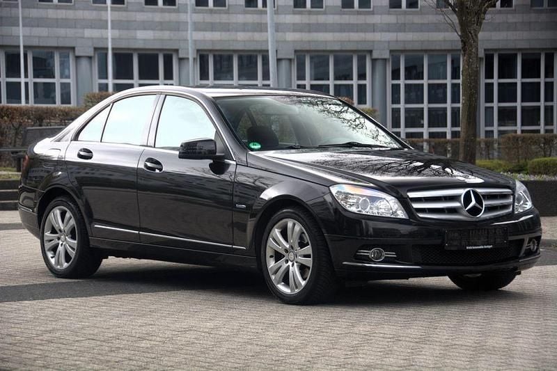 Gebraucht Mercedes C180 156 PS (114 kW) 2011 Schwarz Limousine