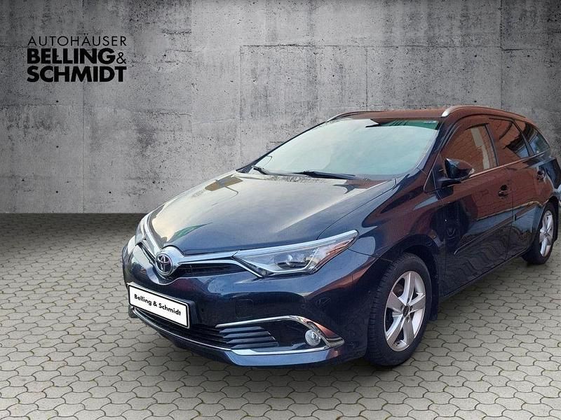 Gebraucht Toyota Auris Executive 111 PS (81 kW) 2016 Silber (metallic) Kombi