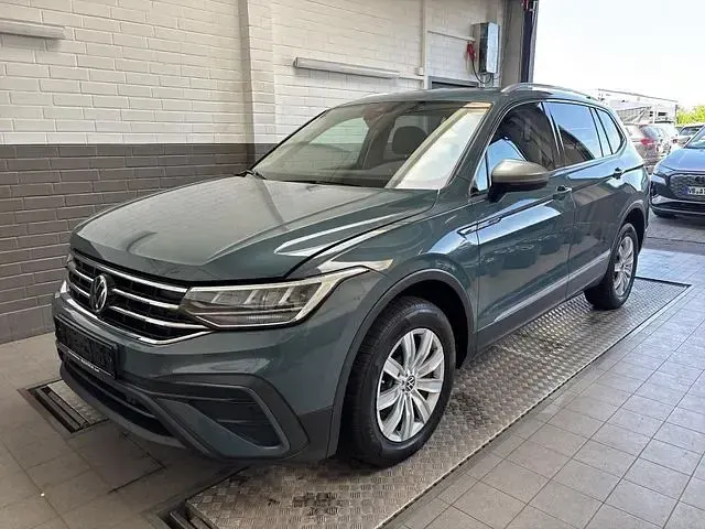 Gebraucht VW Tiguan Allspace Life 150 PS (110 kW) 2022 SUV