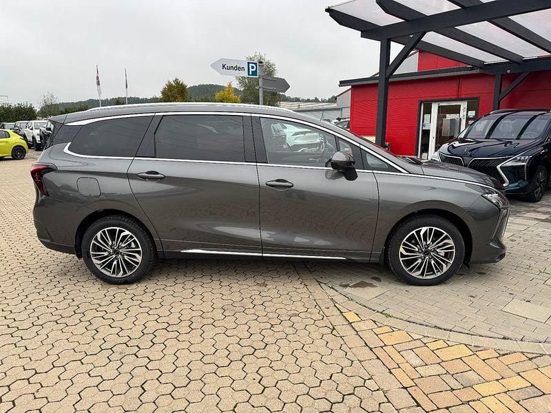 Gebraucht DFSK Forthing 4 177 PS (130 kW) 2024 Weiß Van / Kleinbus